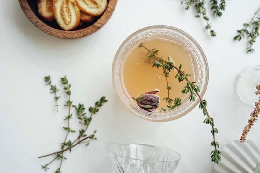 Herbs and flowers for mead flavoring